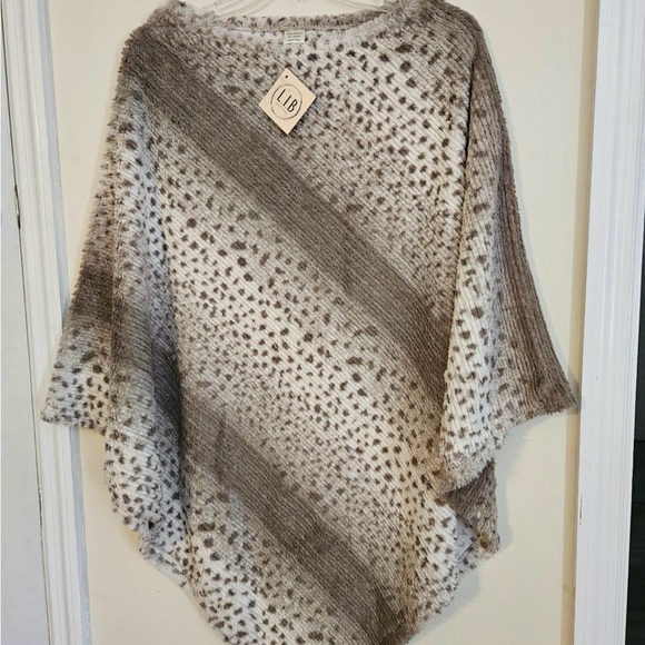 L.I.B New York Jackets & Blazers - Elegant Brown and Cream Cape